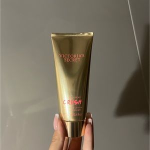 Victoria’s Secret Body Lotion in  “Crush”💓